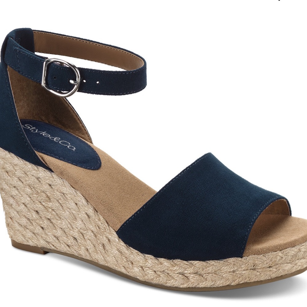 Style & Co, the Seleeny navy wedge!